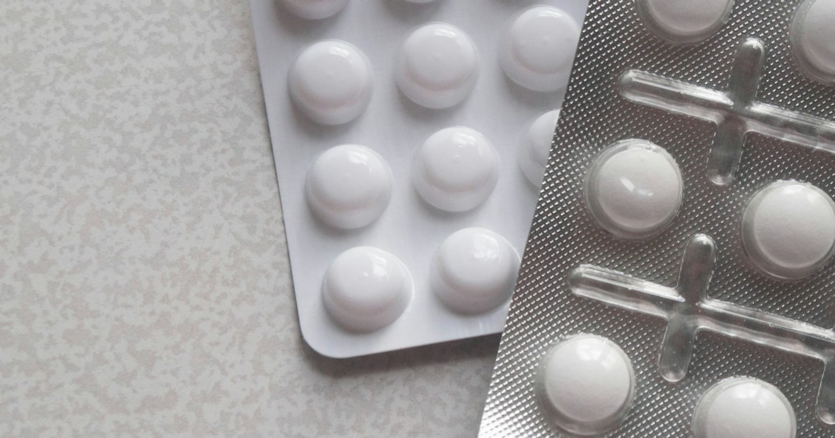 Interactions of atorvastatin with other drugs