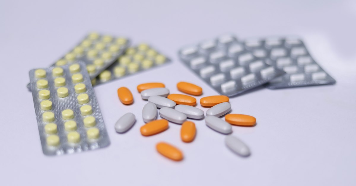 Side effects and contraindications of omeprazole